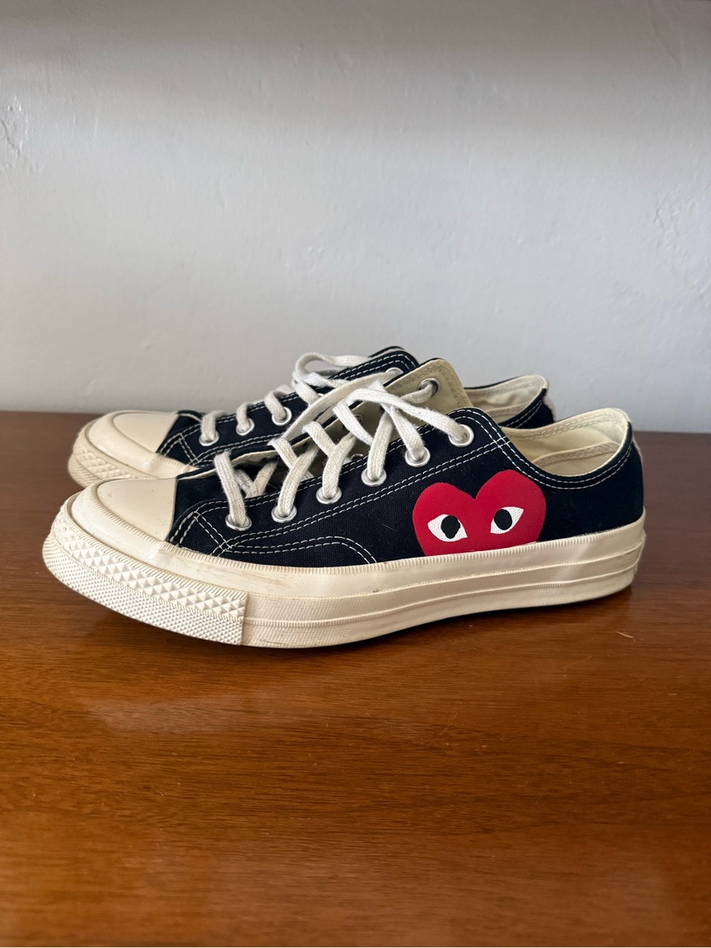 Converse Black Low-Top Sneakers with Red Heart Graphic - Picture 1 of 4